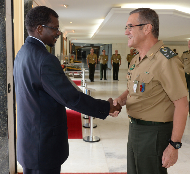 Ministro da Defesa da Repblica de Cabo Verde visita Quartel-General do Exrcito