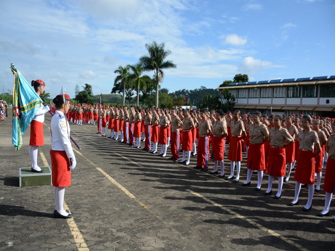 Colégio Militar de Juiz de Fora apresenta Estandarte Histórico e realiza entrega da boina aos novos alunos