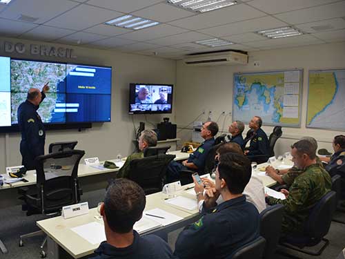 Comandante da Marinha e comitiva visitam o Comando do 2º Distrito Naval para acompanhar ações relacionadas à Operação “Amazônia Azul – Mar limpo é vida”