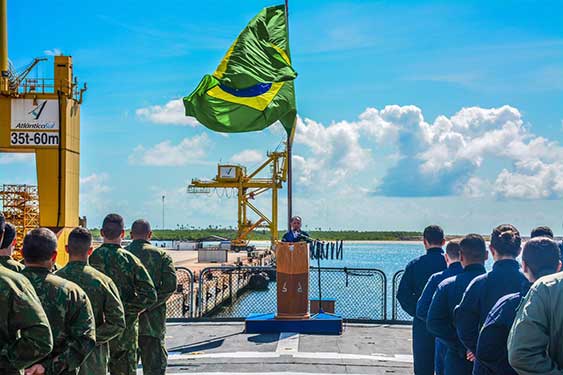 Comandante da Marinha visita Pernambuco e reúne militares envolvidos na Operação “Amazônia Azul – Mar limpo é vida”