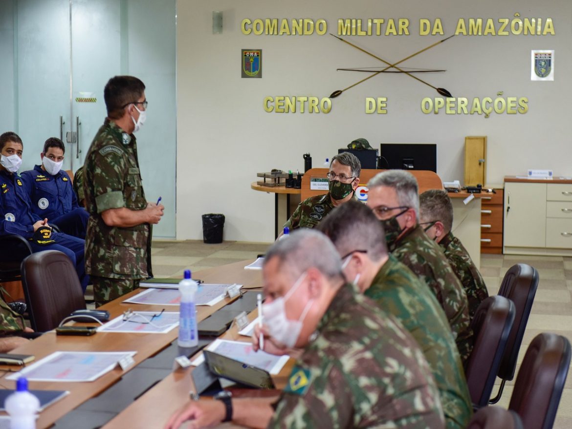 Comandante do Exército verifica ações do Comando Militar da Amazônia nas operações Verde Brasil 2 e COVID-19