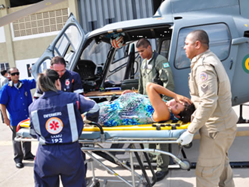 Comando do 6 Distrito Naval resgata mulher grvida na regio da Barra do So Loureno (MS)