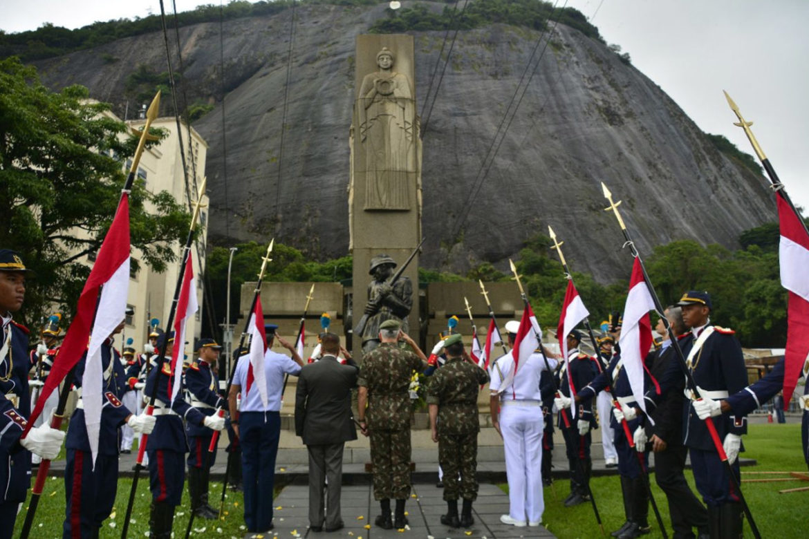 Comando Militar do Leste homenageia os heróis que tombaram durante a Intentona Comunista em 1935