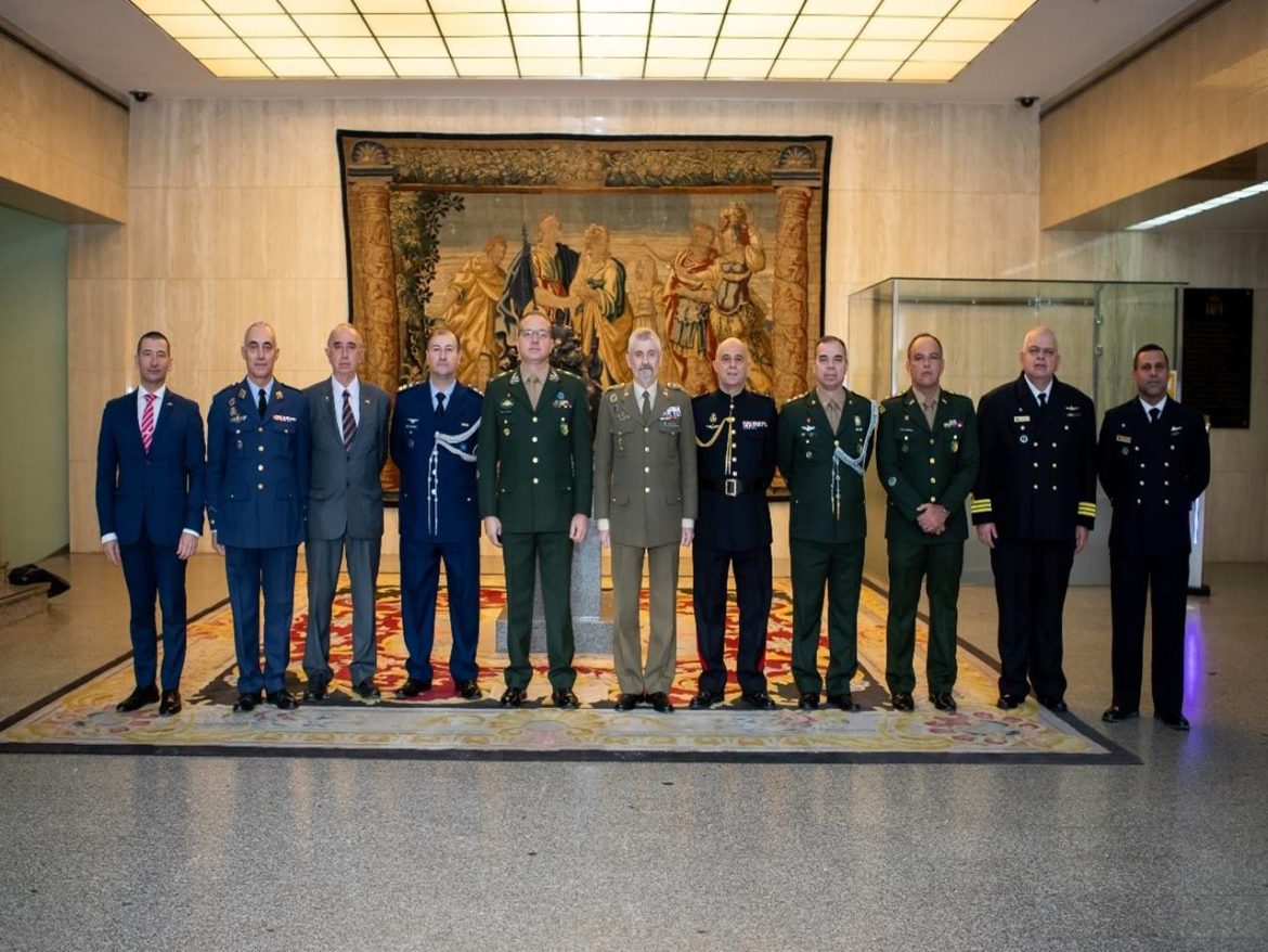 Exército participa de reunião sobre assuntos de Defesa na Espanha