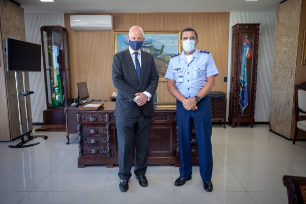 Embaixador do Reino Unido visita o Comando da Aeronáutica