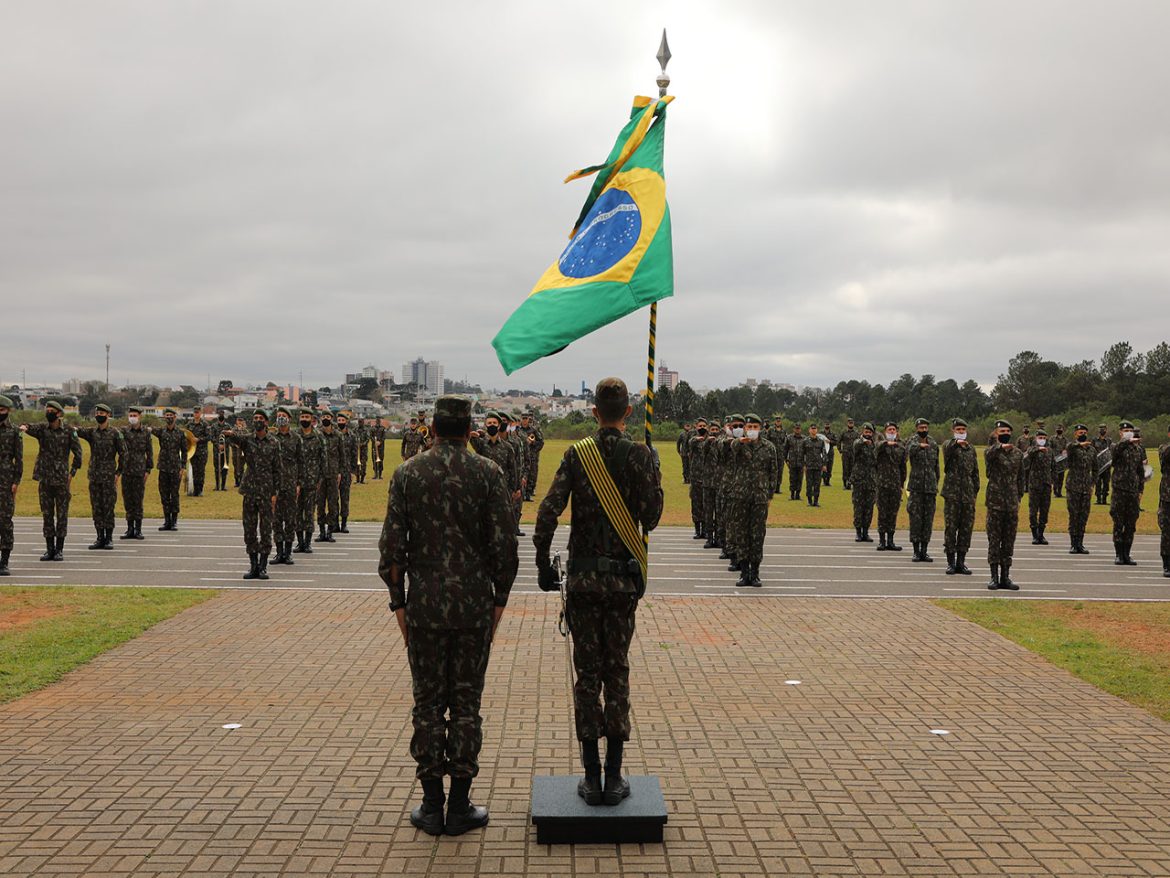 Entrega da Boina Verde-Oliva e compromisso à Bandeira