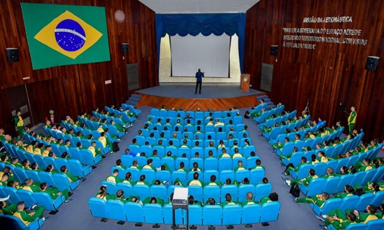 ESG de Brasília lança melhores artigos de estagiários do Curso de Altos Estudos em Defesa