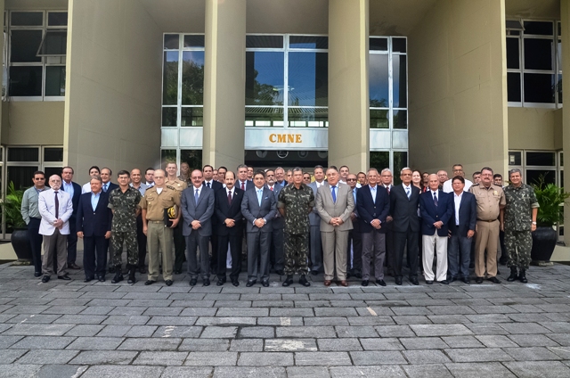 CMNE recebe autoridades civis e militares no Quartel General do Curado