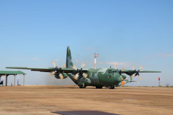 FAB lança paraquedistas e cargas das aeronaves C-130, C-105 e C-95