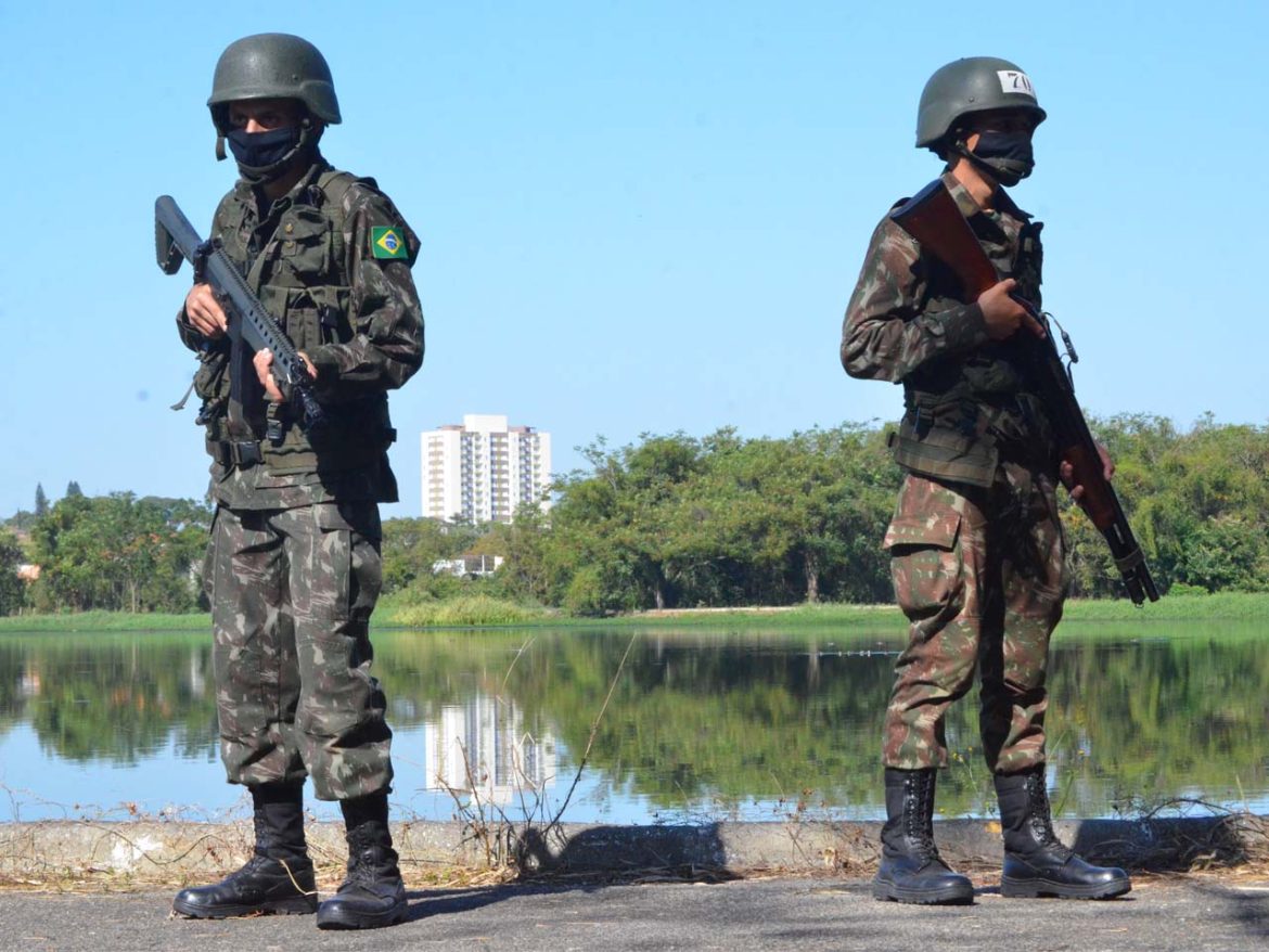 Em Caçapava (SP), 6º Batalhão de Infantaria Leve prepara militares para operações de Garantia da Lei e da Ordem