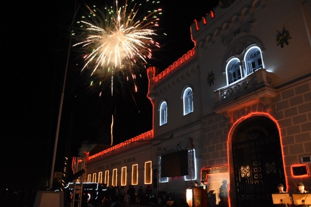 Inaugurao das Luzes de Natal  festejada com congraamento da Famlia Militar em Santa Maria