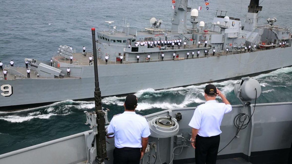 Marinha do Brasil realiza Parada Naval em homenagem ao Chefe do Estado-Maior da Armada