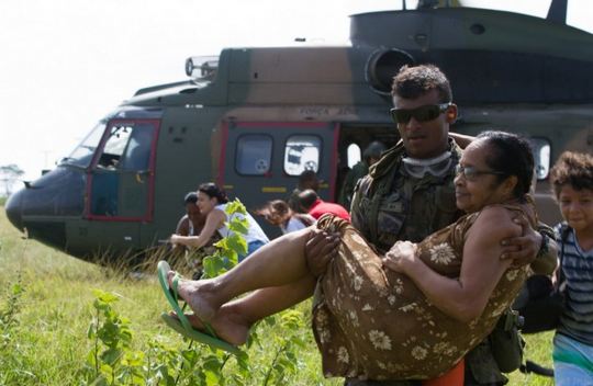 Militares de Esquadres de helicptero relatam a rotina de trabalho