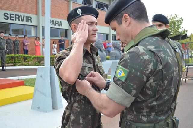 Solenidade de Promoo de Oficiais, Entrega de Insgnias e Compromisso do Primeiro Posto